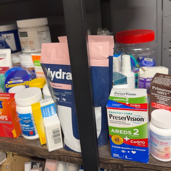 Saturday New Amazon Pallet Health, Makeup/Beauty - Picture 10 of 16